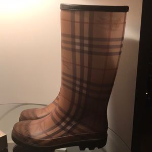 BURBERRY RAIN BOOTS